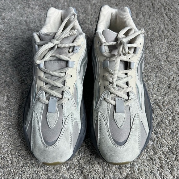 adidas Yeezy Boost 700 V2 Tephra sneakers 7 tennis shoes gym street gray comfort - Picture 4 of 12